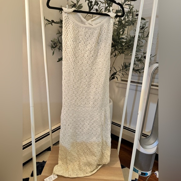 Cupshe coverup size XL
Crochet Sweetheart Twist Cutout Midi Dress - Picture 3 of 14